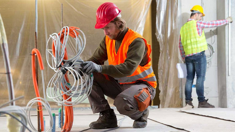 مشاغل مرتبط با سیستم‌های برق ساختمان